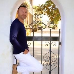 Meet your Posher, Javier